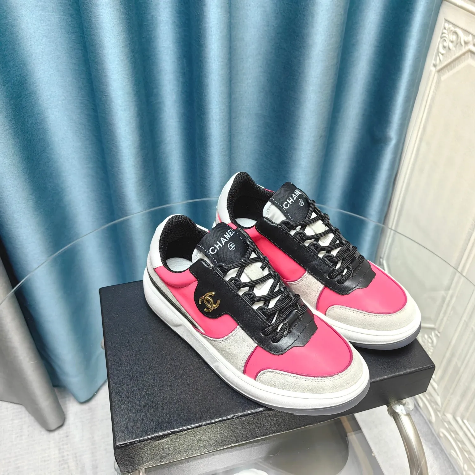 👟👟Ex-factory price 540👟👟 Men's size +10 Chanel Chanel - 2023 counter top casual sports shoes This classic design; the upper is electro-embroidered with a variety of techniques; the outsole is fashionable and sporty; it is unusual to incorporate a variety of color matching elements... The diversified mix and match is very beautiful and versatile, casual, fashionable, sports and outdoor can be taken into account. The counter boutique package is full set for women 35-40 and men 39-45 (Customized size 44.45)